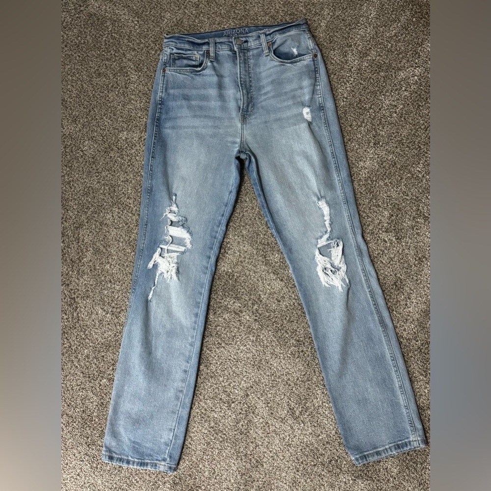 CLEARANCE 2 for $15! 
Like new Arizona Distressed Straight Leg Jeans
